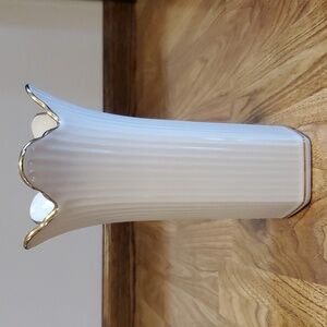 Lenox VTG Meridian 8" Vase Ribbed and Flared Pentagon Shape 24k Gold Trim